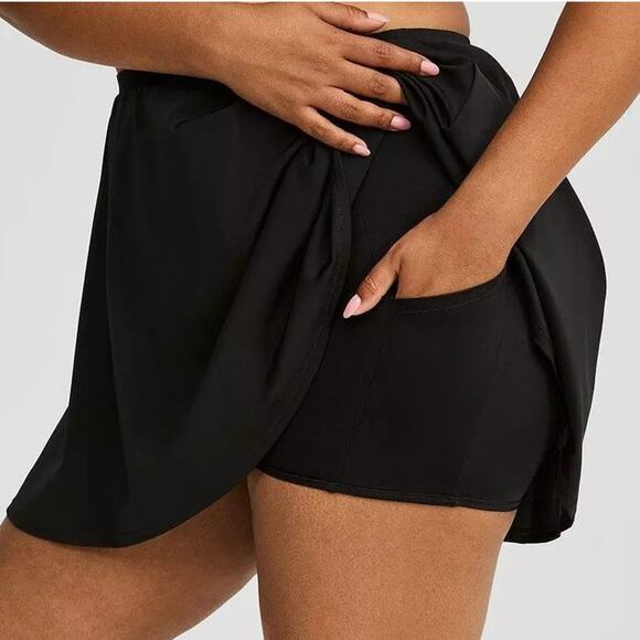 New Torrid 2 (2X 18/20) Black Skater Swim Skirt with Built in Shorts & Pockets - Picture 2 of 3